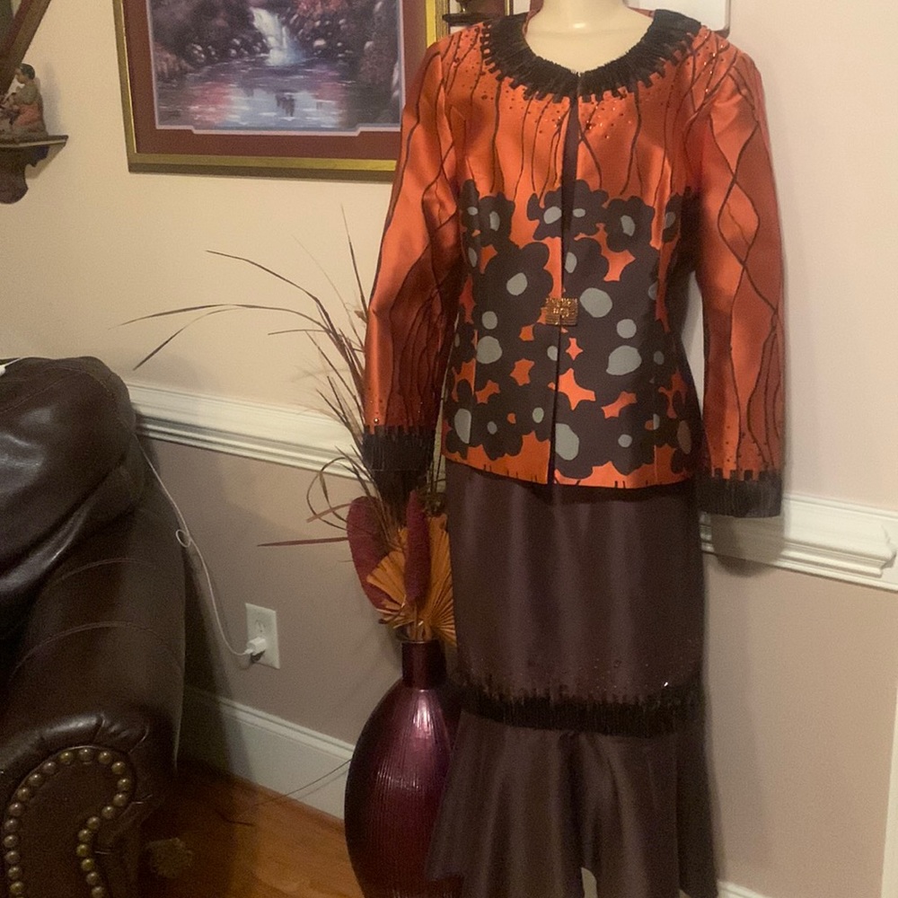 Beautiful rust & brown dress suit, excellent condition